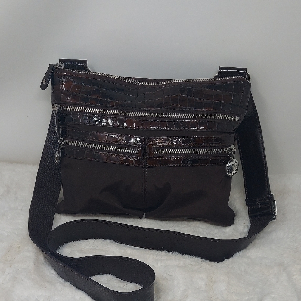 Brighton Brown Messenger Bag with Adjustable Strap and Multi-Functional Design